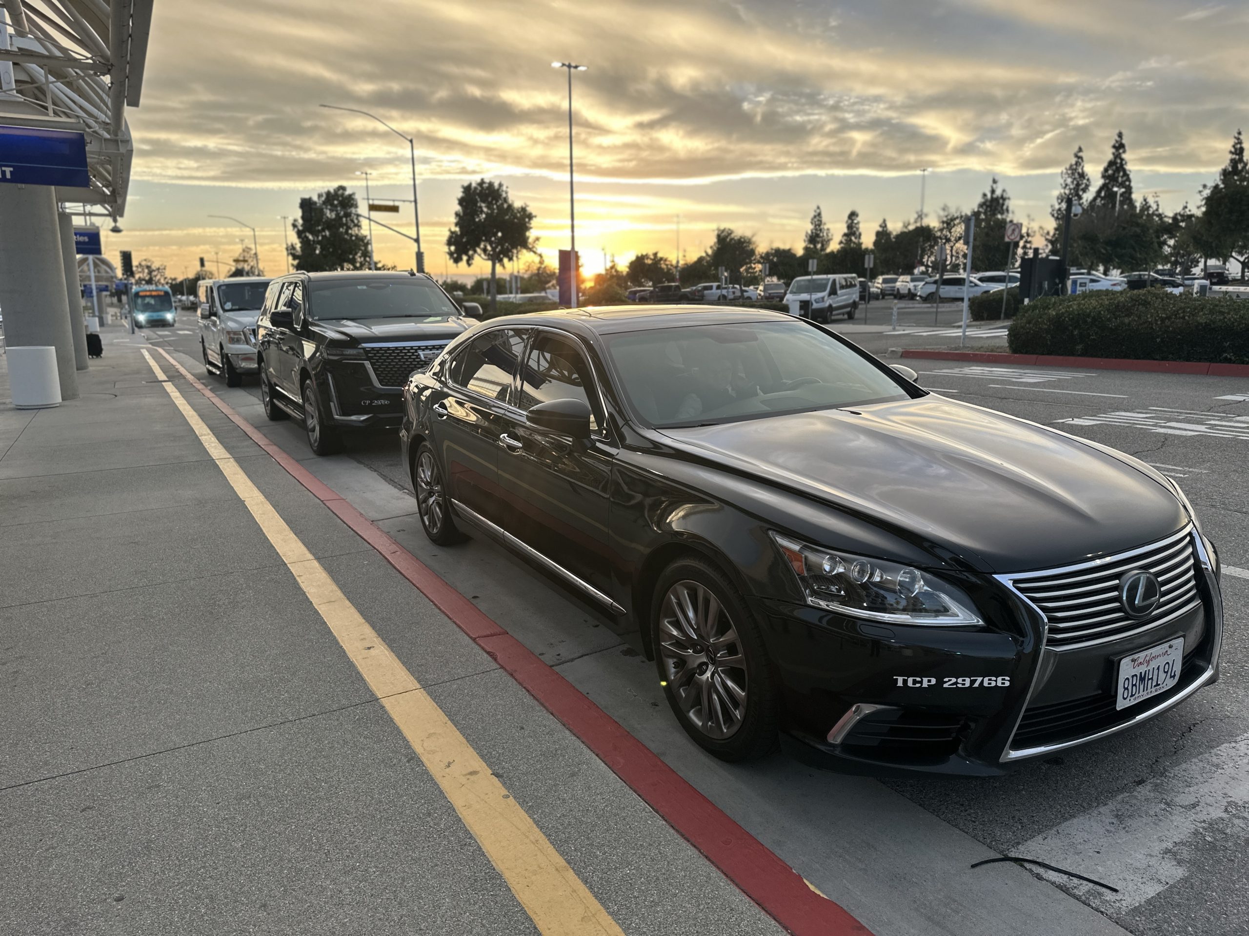 SNA airport car service Orange CA travelers trust for on-time pickups, professional chauffeurs, and luxury vehicles to and from John Wayne Airport