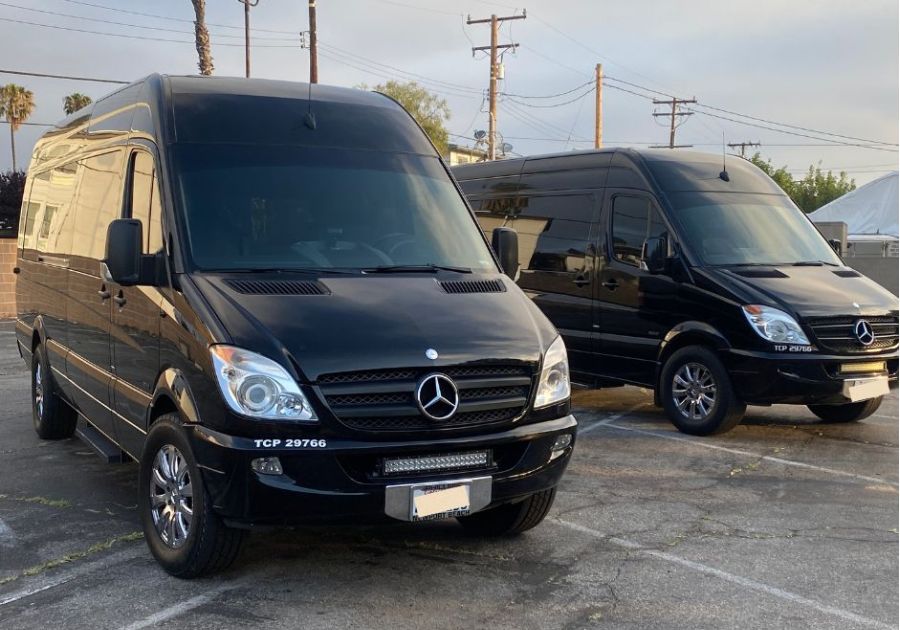 Corporate Limo Service: 7 Smart Reasons Executives Choose It